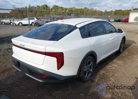 2025 Kia K4 Lxs из США, поврежденный, VIN 3KPFT4DE2SE182454